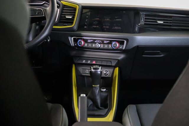 Audi A1 30 TFSI S-line Sportback Stoelverwarming, Bluetooth, Apple CarPlay/Android Auto