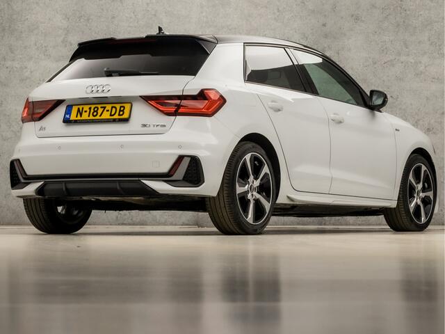 Audi A1 Sportback 30 TFSI S-Line Sport (APPLE CARPLAY, GROOT NAVI, ZWART DAK, CLIMATE, LED KOPLAMPEN, SPORTSTOELEN, GETINT GLAS, PARKEERSENSOREN, DAKSPOILER, NIEUWSTAAT)