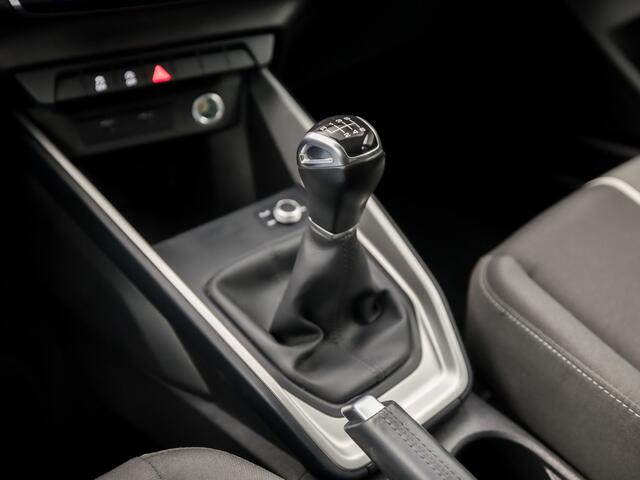 Audi A1 Sportback 30 TFSI S-Line Sport (APPLE CARPLAY, GROOT NAVI, ZWART DAK, CLIMATE, LED KOPLAMPEN, SPORTSTOELEN, GETINT GLAS, PARKEERSENSOREN, DAKSPOILER, NIEUWSTAAT)