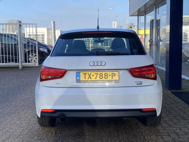 Audi A1 Sportback 1.0 TFSI Adrenalin / Automaat / 34.000 KM! / Cruise-Control / Climate-Control / Stoelverwarming / Radio-Bluetooth / Navi / Armsteun-Voor / PDC V+A / 15'' LMV / All-Season / ENZ.