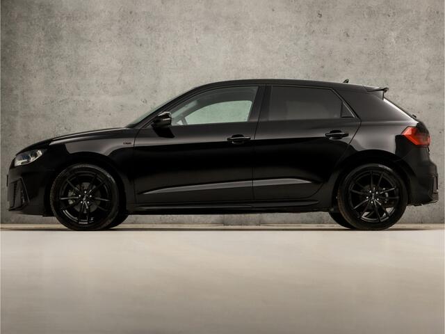 Audi A1 Sportback 30 TFSI S-Line Sport Automaat (BLACK PACK, APPLE CARPLAY, SFEERVERLICHTING, CLIMATE, STOELVERWARMING, SPORTSTOELEN, GETINT GLAS, LED ACHTERLICHTEN, CRUISE, NIEUWE APK, NIEUWSTAAT)