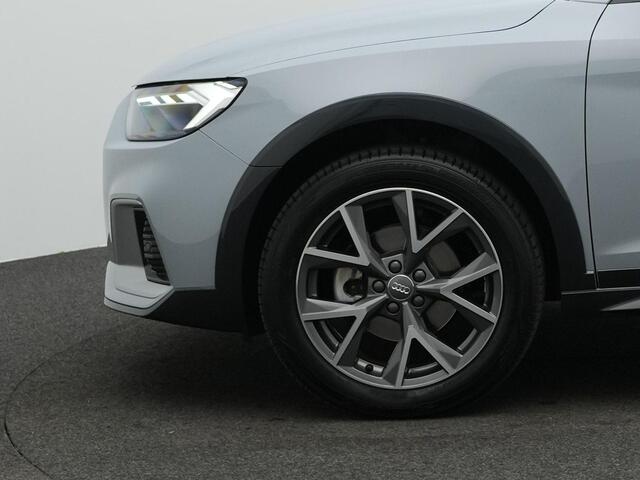 Audi A1 Citycarver 30 TFSI 116 pk S-tronic epic | Virtual Cockpit | Cruise Control | Parkeersensoren voor/achter | Ambiant Lighting Plus