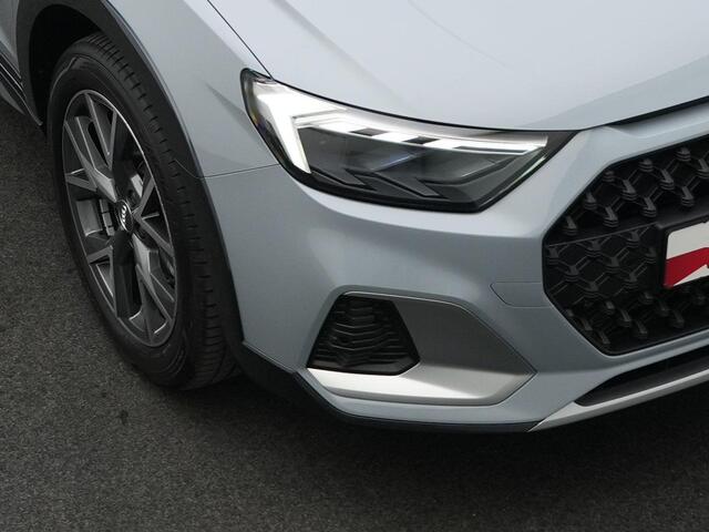 Audi A1 Citycarver 30 TFSI 116 pk S-tronic epic | Virtual Cockpit | Cruise Control | Parkeersensoren voor/achter | Ambiant Lighting Plus