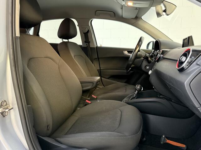 Audi A1 Sportback 1.0 TFSI Active *Camera*Automaat*