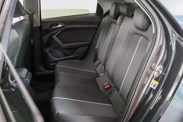 Audi A1 Sportback 30 TFSI Advanced epic Stoelverwarming, Apple Carplay/Android Auto, Camera, Digitale Cockpit,