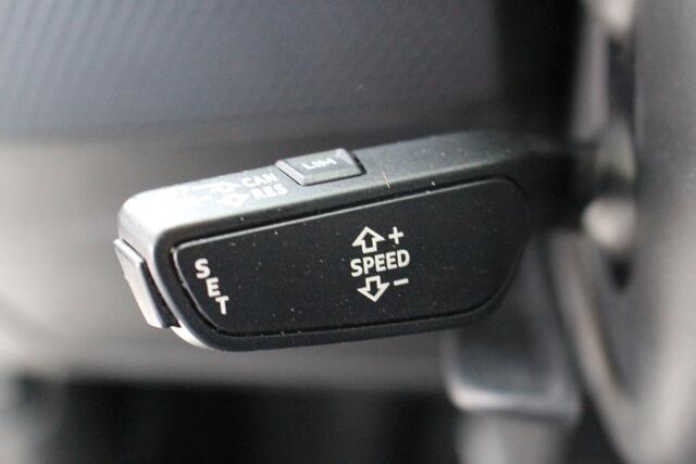 Audi A1 citycarver 30 TFSI Epic Black Camera | 17"Velgen | Dynamisch Led | Climate Control | El. inklapbare spiegels