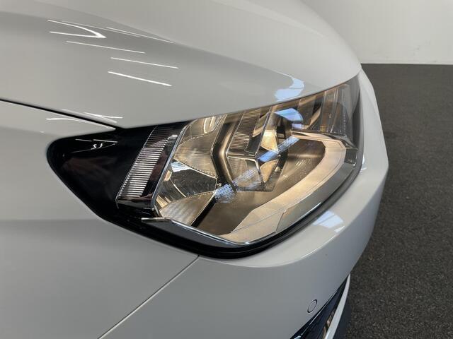 Audi A1 Sportback 30 TFSI 110pk S-Tronic Advanced edition Navigatie Apple Carplay / Android Auto Climate Control Camera Parkeer sensoren Dab