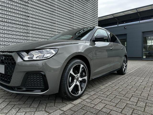 Audi A1 Sportback Advanced edition (A02) 25 TFSI 70 kW / 95 PK Spor Optiekpakket zwart plus \ Parkeerhulp plus \ Privacy glas \ Dak in contrastkleur \