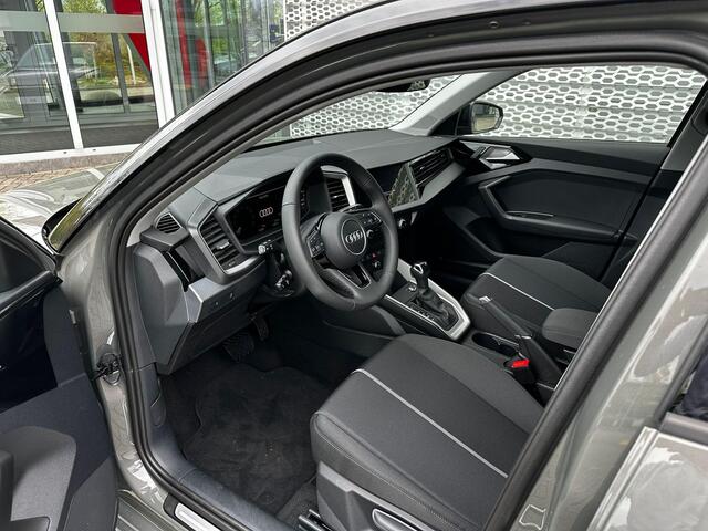 Audi A1 Sportback Advanced edition (A02) 25 TFSI 70 kW / 95 PK Spor Optiekpakket zwart plus \ Parkeerhulp plus \ Privacy glas \ Dak in contrastkleur \