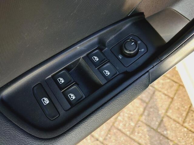 Audi A1 Sportback 1.5 TFSI S Line Pro Line S Carplay, Stoelverw. 18inch, dealer onderhouden, S-Line