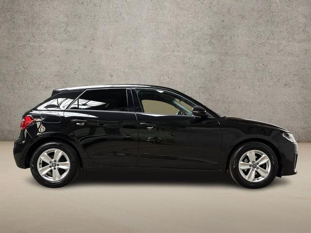 Audi A1 Sportback 25 TFSI Sport (APPLE CARPLAY, GROOT NAVI, LANE ASSIST, SPORTSTOELEN, CRUISE, GETINT GLAS, NIEUWSTAAT)
