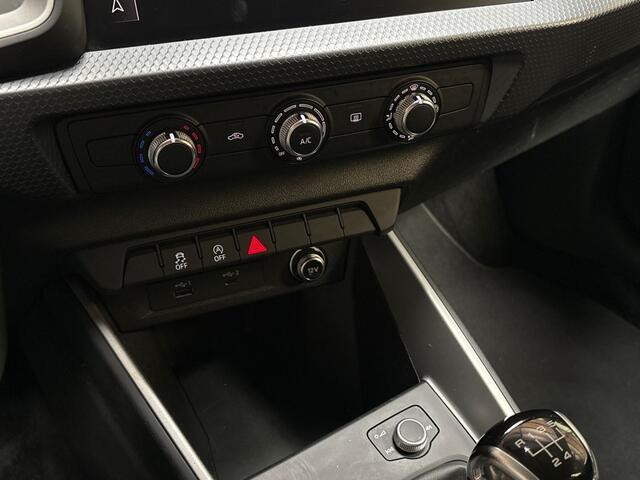 Audi A1 Sportback 25 TFSI Sport (APPLE CARPLAY, GROOT NAVI, LANE ASSIST, SPORTSTOELEN, CRUISE, GETINT GLAS, NIEUWSTAAT)