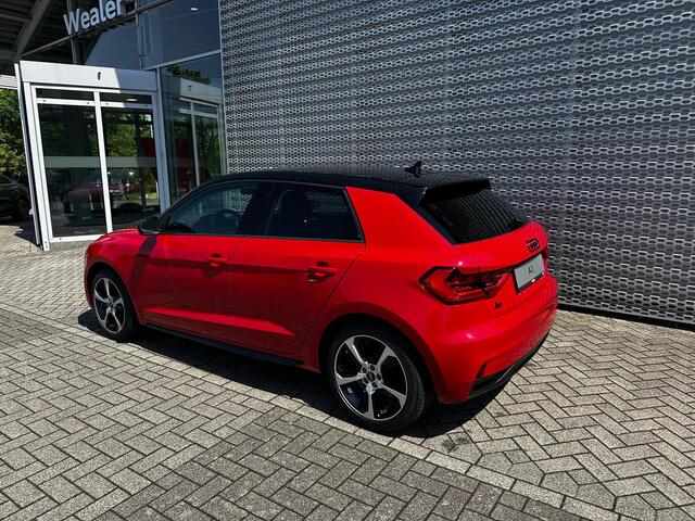 Audi A1 Sportback Advanced edition (A02) 25 TFSI 70 kW / 95 PK Spor Kunstleder op interieurdelen | Dak in contrastkleur | Contrastpakket 2 | Optiekpakket zwart plus | Privacy glas |