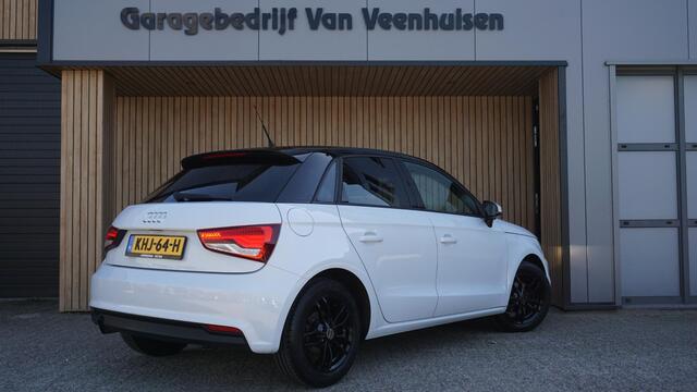 Audi A1 Sportback 1.0 TFSI 81pk 5Drs LED Navi Bluetooth Stoelverwarming 15inch LM *Zwart Dak* 83532km!