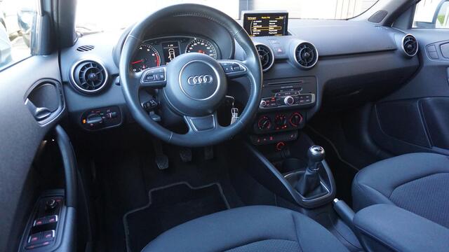 Audi A1 Sportback 1.0 TFSI 81pk 5Drs LED Navi Bluetooth Stoelverwarming 15inch LM *Zwart Dak* 83532km!