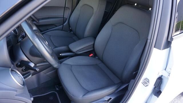 Audi A1 Sportback 1.0 TFSI 81pk 5Drs LED Navi Bluetooth Stoelverwarming 15inch LM *Zwart Dak* 83532km!