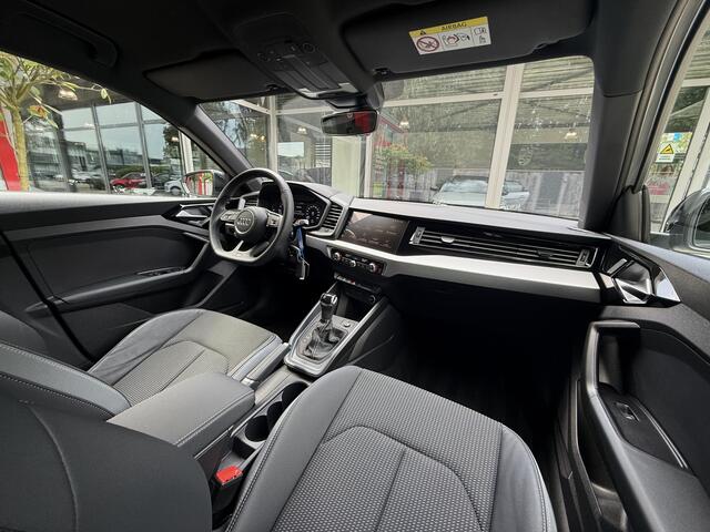 Audi A1 Sportback TFSI AUT. *!* S-LINE *!* CAMERA/ CARPLAY/ 18 INCH/ LED/ 13 DKM/ 2024 *!*