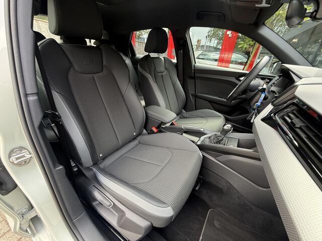 Audi A1 Sportback TFSI AUT. *!* S-LINE *!* CAMERA/ CARPLAY/ 18 INCH/ LED/ 13 DKM/ 2024 *!*