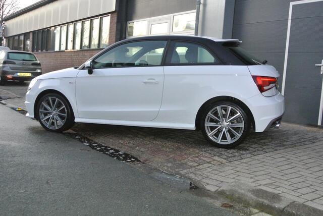 Audi A1 1.0 TFSI Advance Sport 3x S-line Audi A1 1.0 TFSI Advance Sport||Carplay| 3x S-line Led| stoelverwarming| Bose Sound| PDC.