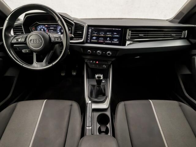 Audi A1 Sportback 25 TFSI Epic Sport (GROOT NAVI, APPLE CARPLAY, ZWART HEMEL, GETINT GLAS, SPORTSTOELEN, PARKEERSENSOREN, LED ACHTERLICHTEN, CRUISE, NIEUWSTAAT)