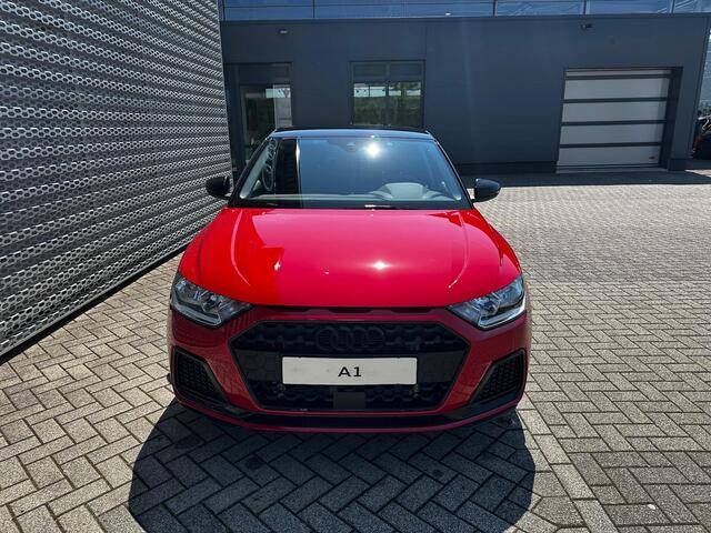 Audi A1 Sportback Advanced edition 25 TFSI 70 kW / 95 PK Spor Kunstleder op interieurdelen | Dak in contrastkleur | Contrastpakket 2 | Optiekpakket zwart plus | Privacy glas |