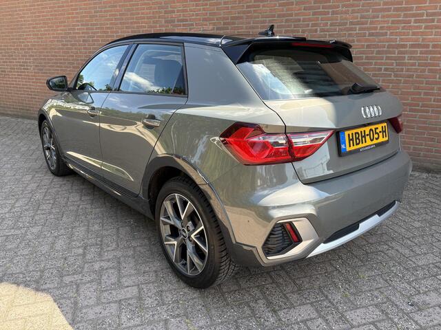 Audi A1 citycarver 25 TFSI Advanced Edition `Camera / Chronosgrijs`