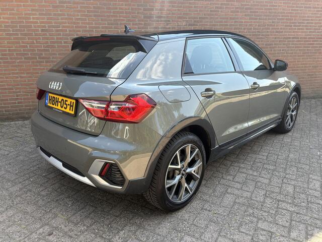 Audi A1 citycarver 25 TFSI Advanced Edition `Camera / Chronosgrijs`