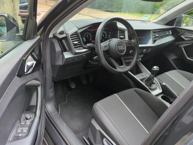 Audi A1 Sportback 25 TFSI Pro Line Parkeersensoren achter / Carplay / Cruise control