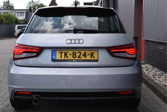 Audi A1 Sportback 1.0 TFSI Adrenalin S-Line NL-auto, Cruise, Airco, 17 Inch, Navi, Bluetooth