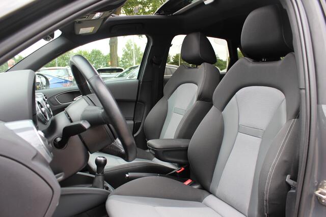 Audi A1 Sportback 1.0 TFSI Design Pro Line Plus / Panoramadak / Navigatie / Parkeerhulp achter / 16'' / Climate Control / Bluetooth / Stoelverwarming / Getint glas / Cruise Control