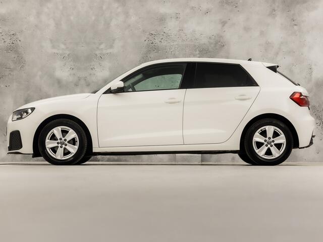 Audi A1 Sportback 25 TFSI Sport (APPLE CARPLAY, AIRCO, GETINT GLAS, CRUISE, SPORTSTOELEN, LANE ASSIST, LM VELGEN, NIEUWSTAAT)
