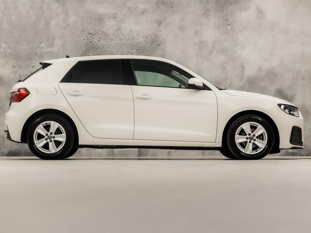 Audi A1 Sportback 25 TFSI Sport (APPLE CARPLAY, AIRCO, GETINT GLAS, CRUISE, SPORTSTOELEN, LANE ASSIST, LM VELGEN, NIEUWSTAAT)