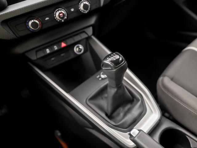 Audi A1 Sportback 25 TFSI Sport (APPLE CARPLAY, AIRCO, GETINT GLAS, CRUISE, SPORTSTOELEN, LANE ASSIST, LM VELGEN, NIEUWSTAAT)