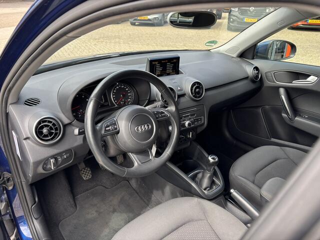 Audi A1 Sportback 1.0 TFSI Adrenalin S-Line / Navi / Cruise Control / Bluetooth / Allseason Banden /