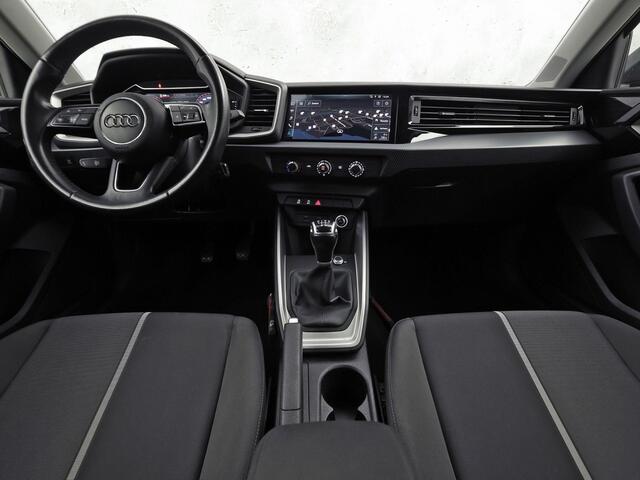 Audi A1 Sportback 25 TFSI Sport (APPLE CARPLAY, GROOT NAVI, GETINT GLAS, LM VELGEN, SPORTSTOELEN, LED ACHTERLICHTEN, CRUISE, NIEUWSTAAT)