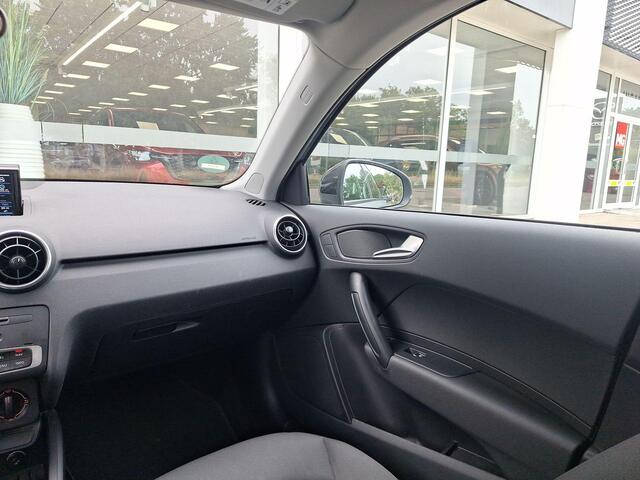 Audi A1 Sportback 1.0 TFSI Adrenalin | NL-Auto | S-Line Exterieur | 5-Deurs | Navigatie | Airco | Cruise Control | 17 inch LM-velgen |