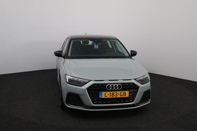 Audi A1 Sportback 25 TFSI epic/ Virtual Dashb./ Two-Tone/ LED Koplampen/ Apple Carplay/ Lane-Assist./ DAB+/ Clima/ Cruise/ Elek. pakket/ Isofix/ Bluetooth/ Multi. LEDER. Stuur/ Dakspoiler.