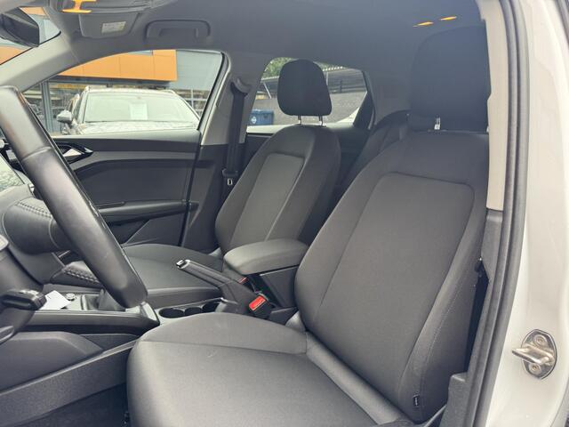 Audi A1 Sportback 30 TFSI S Line Navi | LED | Dealer OH