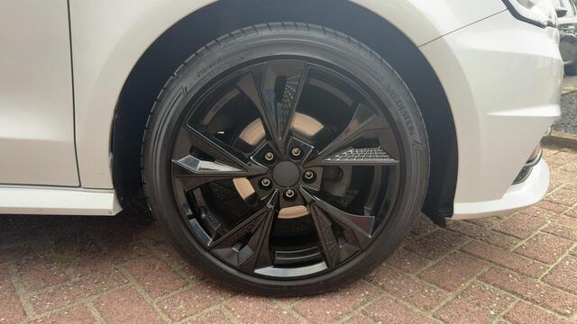 Audi A1 1.0 TFSI Adrenalin S-LINE | CRUISE | NAVI| LMV