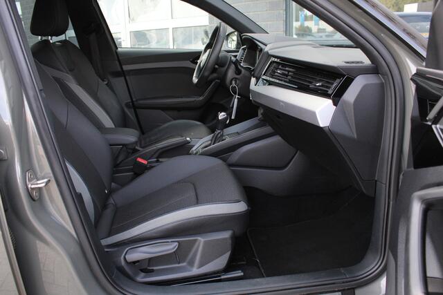 Audi A1 Sportback 30 TFSI S Line Edition One / LED / Carplay / N.A.P.