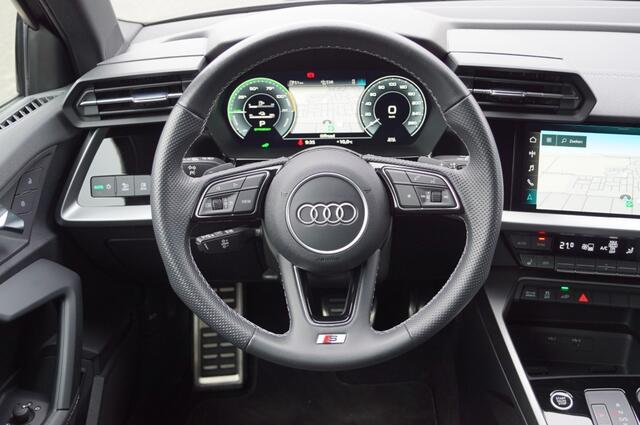 Audi A3 Sportback 45 TFSIe (245pk) 3X S-line LED/Alcantara/19 inch/ACC