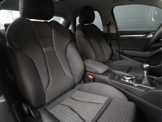 Audi A3 Limousine 30 TFSI Advance Sport [VIRTUAL COCKPIT, SPORTSTOELEN, PDC ACHTER, NAVIGATIE, CRUISE CONTROL, CLIMATE CONTROL, NIEUWSTAAT]