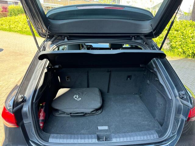 Audi A3 Sportback 40 TFSI e 204PK, Led, Navi