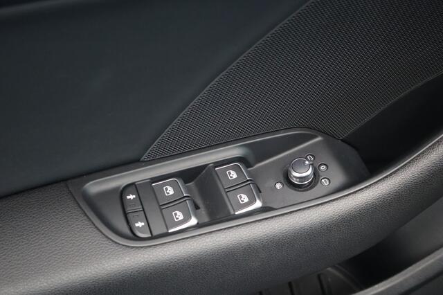 Audi A3 35 TFSI CoD Adv S Line | Virtual Cockpit | S-Tronic | LED