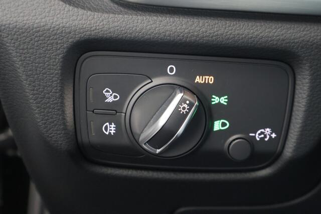 Audi A3 35 TFSI CoD Adv S Line | Virtual Cockpit | S-Tronic | LED