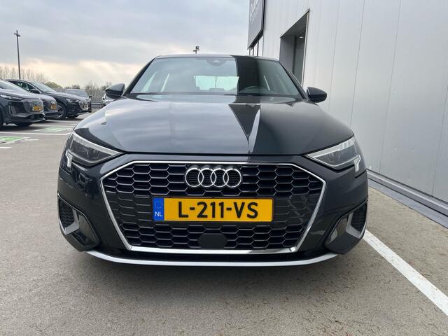 Audi A3 Limousine 35 TFSI 150Pk Business Edition / Stoelverwarming / ParkeerhulpV+A