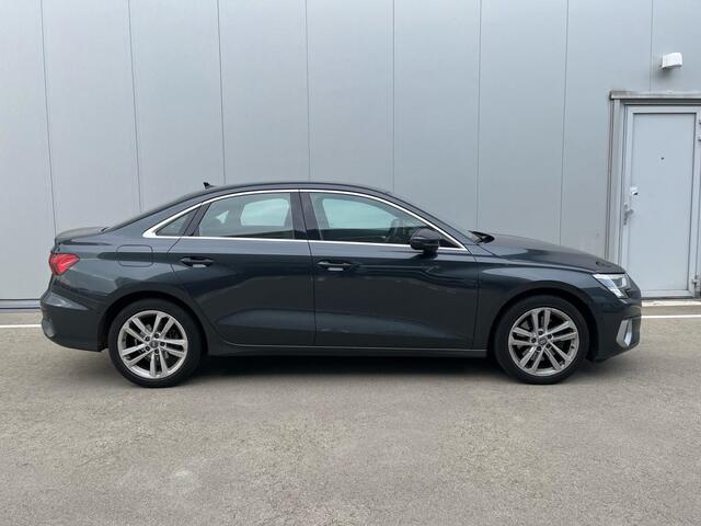 Audi A3 Limousine 35 TFSI 150Pk Business Edition / Stoelverwarming / ParkeerhulpV+A