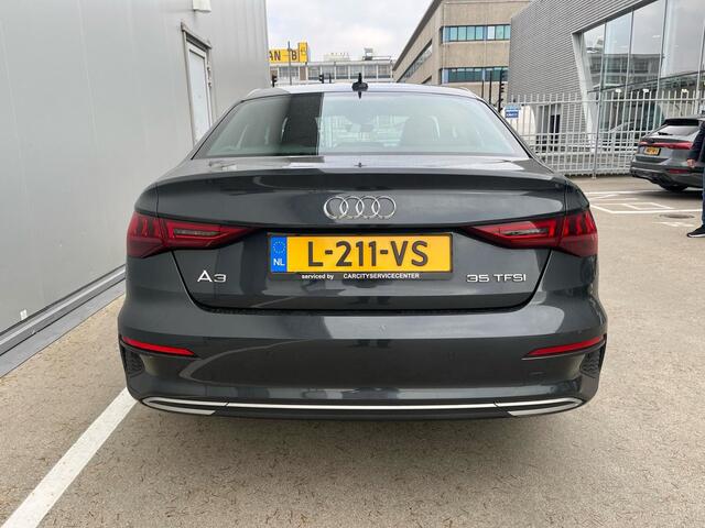 Audi A3 Limousine 35 TFSI 150Pk Business Edition / Stoelverwarming / ParkeerhulpV+A