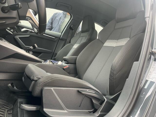 Audi A3 Limousine 35 TFSI 150Pk Business Edition / Stoelverwarming / ParkeerhulpV+A