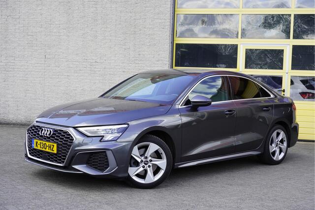 Audi A3 Limousine 30 TFSI 2x S-Line BJ2021 Lmv 17" | Led | Pdc | Navi | Dynamische knipperlichten | Sideskirts | Trekhaak | App-Connect | Virtual cockpit | Climate control | Cruise control | Sportstoelen | S-Line sportstuur | Zwarte hemel | Extra getint glas